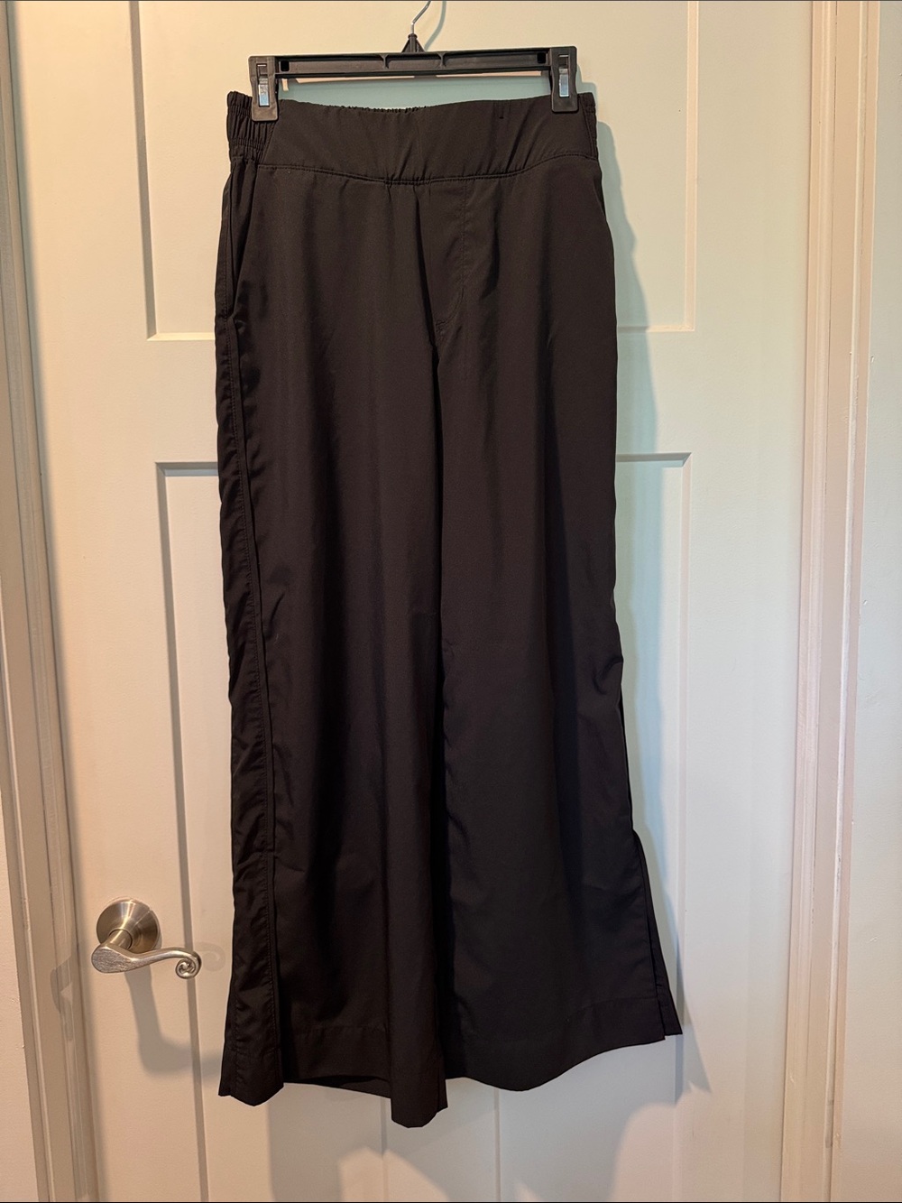 Old Navy Black Elastic Waist Pull-On Pants with Side Pocket